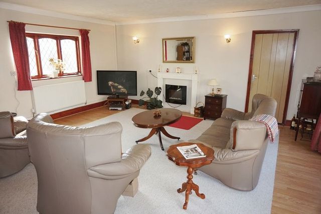  Image of 4 bedroom Detached house for sale in Hillview Terrace East Lyng Taunton TA3 at East Lyng Taunton, TA3 5AU