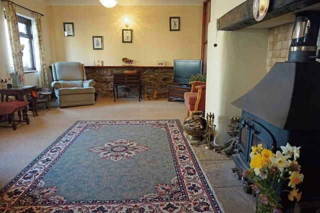  Image of 4 bedroom Detached house for sale in Hillview Terrace East Lyng Taunton TA3 at East Lyng Taunton, TA3 5AU