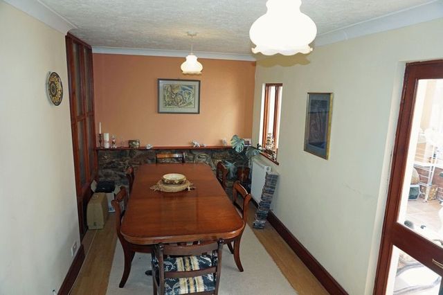  Image of 4 bedroom Detached house for sale in Hillview Terrace East Lyng Taunton TA3 at East Lyng Taunton, TA3 5AU