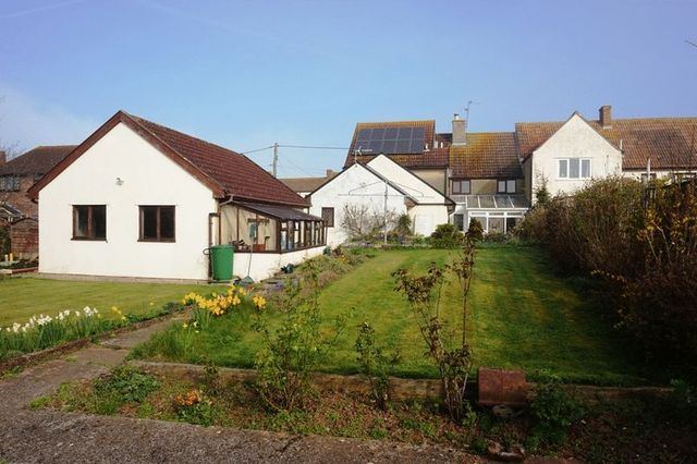  Image of 4 bedroom Detached house for sale in Hillview Terrace East Lyng Taunton TA3 at East Lyng Taunton, TA3 5AU