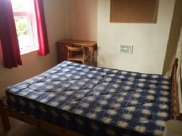  Image of 4 bedroom House Share to rent in Edith Road Smethwick B66 at Smethwick Bristol Smethwick, B66 4QZ