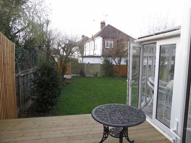  Image of 5 bedroom Semi-Detached house to rent in Exford Avenue Westcliff-on-Sea SS0 at Exford Avenue  Westcliff-On-Sea, SS0 0DZ