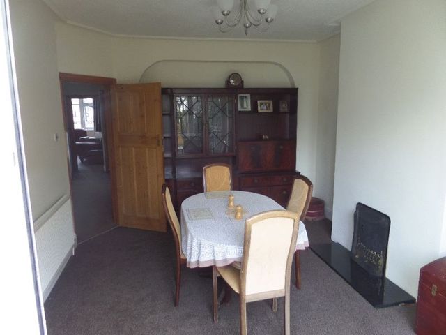  Image of 5 bedroom Semi-Detached house to rent in Exford Avenue Westcliff-on-Sea SS0 at Exford Avenue  Westcliff-On-Sea, SS0 0DZ