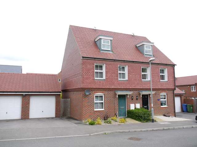  Image of 3 bedroom Semi-Detached house for sale in Fieldfare Drive Bracknell RG12 at Fieldfare Drive Jennetts Park Bracknell, RG12 8AS