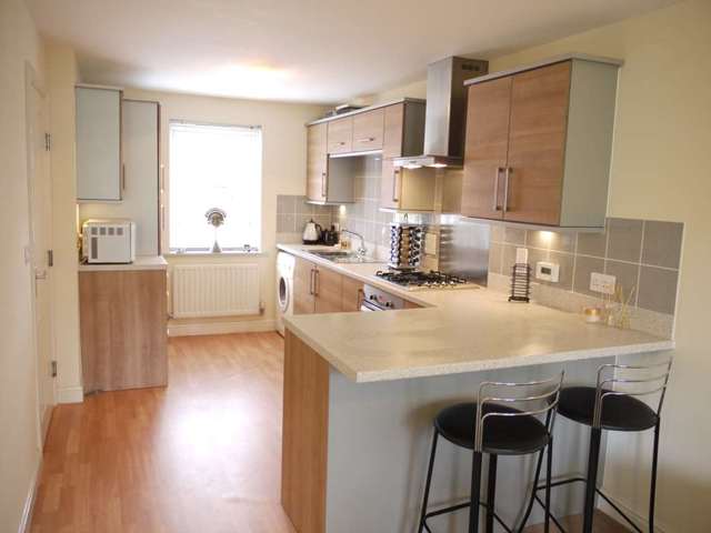  Image of 3 bedroom Semi-Detached house for sale in Fieldfare Drive Bracknell RG12 at Fieldfare Drive Jennetts Park Bracknell, RG12 8AS