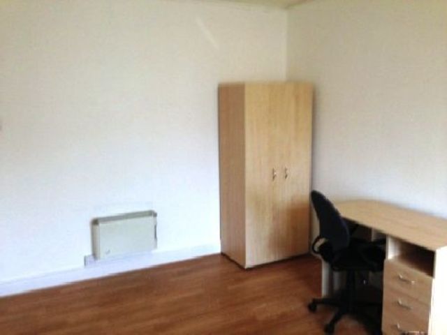  Image of 1 bedroom House Share to rent in Gibbins Road Selly Oak Birmingham B29 at 201 Gibbins Rd Bristol 201 Gibbins Rd, B29 6NH