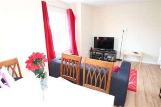  Image of 2 bedroom Flat to rent in Franklin Way Croydon CR0 at Croydon, CR0 4UY