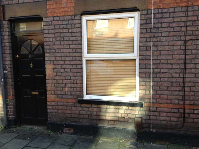  Image of 4 bedroom Terraced house to rent in Frederick Street Luton LU2 at Frederick Street  Luton, LU2 7QS