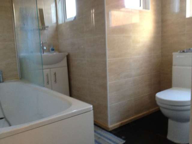  Image of 4 bedroom Terraced house to rent in Frederick Street Luton LU2 at Frederick Street  Luton, LU2 7QS