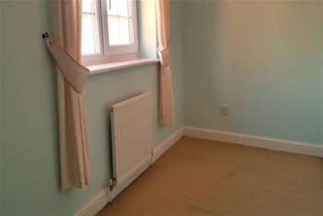  Image of 2 bedroom Detached house to rent in Gartrice Gardens Halfway Sheffield S20 at Sheffield, S20 4SU