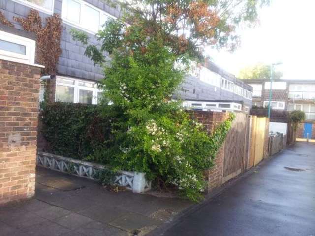  Image of 4 bedroom Terraced house for sale in Glanville Road London SW2 at Glanville Gardens Brixton London, SW2 5DE
