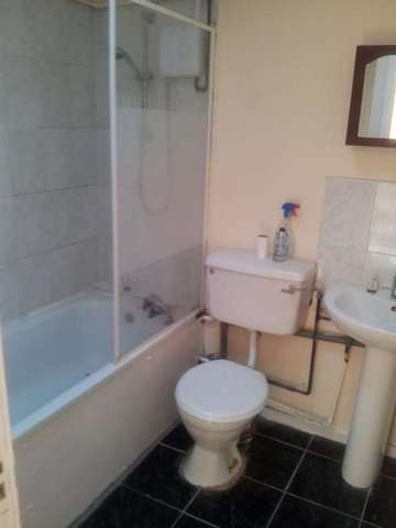  Image of 4 bedroom Terraced house for sale in Glanville Road London SW2 at Glanville Gardens Brixton London, SW2 5DE
