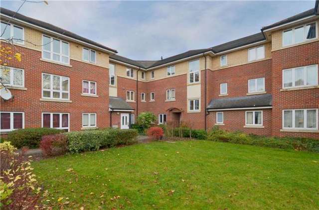  Image of 2 bedroom Flat to rent in Grasgarth Close London W3 at London W3 Acton London, W3 9HS