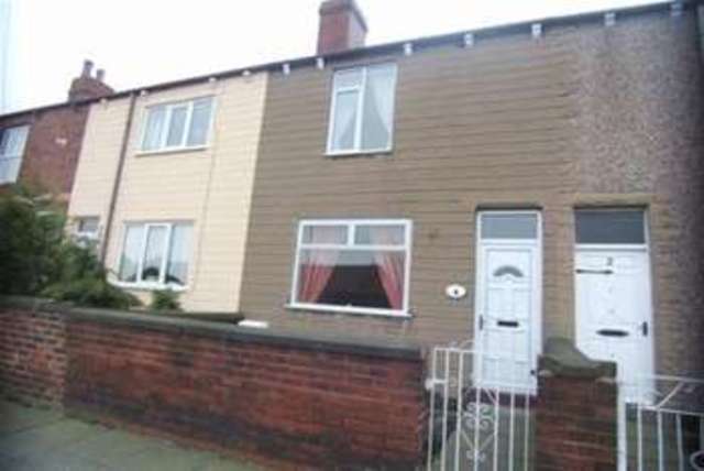  Image of 2 bedroom Terraced house to rent in Green Lane Cutsyke Castleford WF10 at Castleford, WF10 5JL