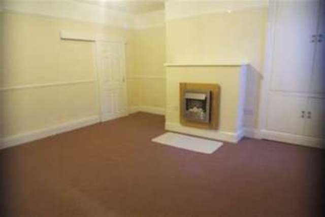  Image of 2 bedroom Terraced house to rent in Green Lane Cutsyke Castleford WF10 at Castleford, WF10 5JL