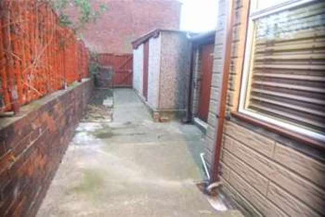  Image of 2 bedroom Terraced house to rent in Green Lane Cutsyke Castleford WF10 at Castleford, WF10 5JL