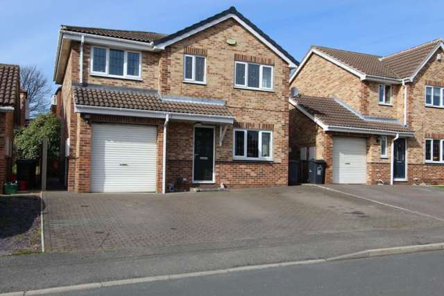  Image of 4 bedroom Detached house for sale in Westfield Close Heckmondwike WF16 at Greenfields  Heckmondwike, WF16 9HL