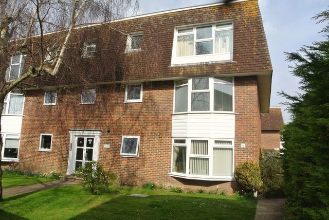  Image of 2 bedroom Flat for sale in Greystone Avenue Worthing BN13 at Greystone Avenue  Worthing, BN13 1LR