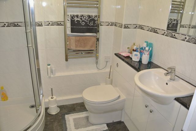  Image of 2 bedroom Flat for sale in Greystone Avenue Worthing BN13 at Greystone Avenue  Worthing, BN13 1LR