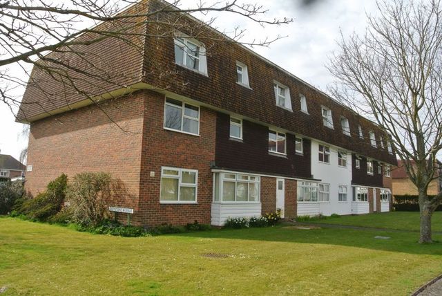  Image of 2 bedroom Flat for sale in Greystone Avenue Worthing BN13 at Greystone Avenue  Worthing, BN13 1LR