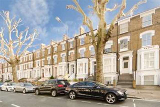  Image of 2 bedroom Flat to rent in Hammersmith Grove London W6 at London, W6 7HE