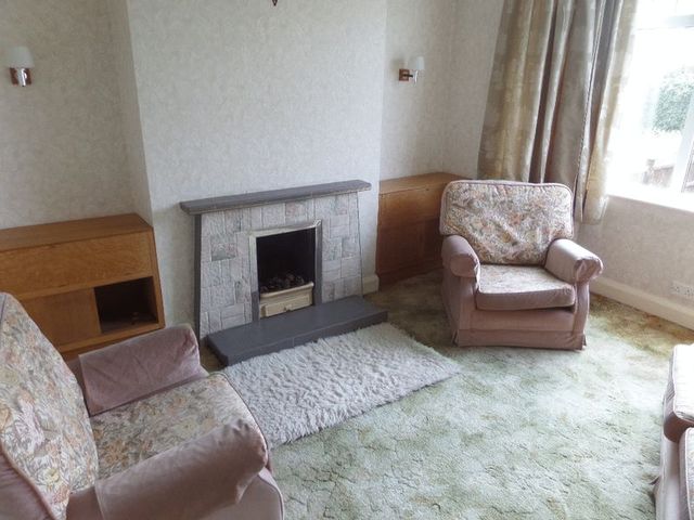  Image of 3 bedroom Semi-Detached house to rent in Hampton Gardens Southend-on-Sea SS2 at Hampton Gardens  Southend-On-Sea, SS2 6RW