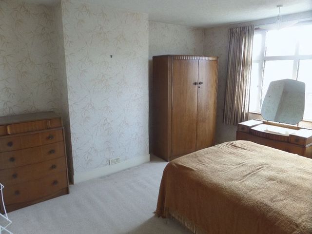  Image of 3 bedroom Semi-Detached house to rent in Hampton Gardens Southend-on-Sea SS2 at Hampton Gardens  Southend-On-Sea, SS2 6RW