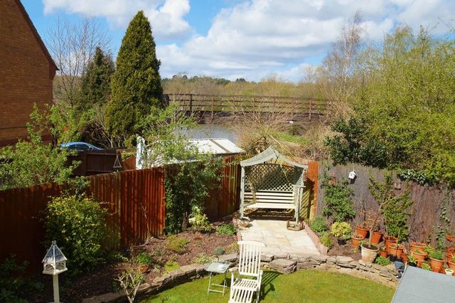  Image of 1 bedroom Terraced house for sale in Heron Close Alvechurch Birmingham B48 at Heron Close Alvechurch Birmingham, B48 7PT