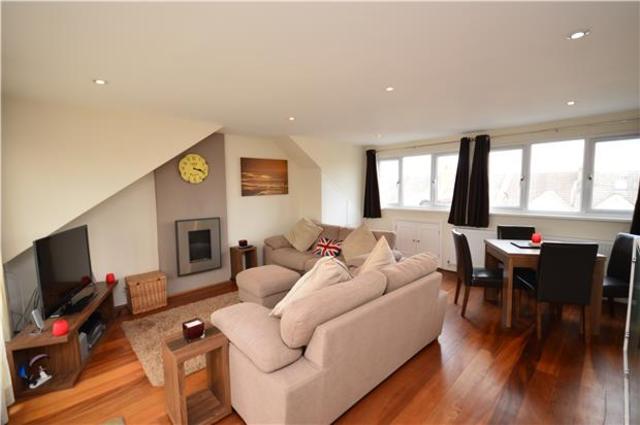  Image of 2 bedroom Maisonette to rent in Heythorp Street London SW18 at West Hill, SW18 5BT