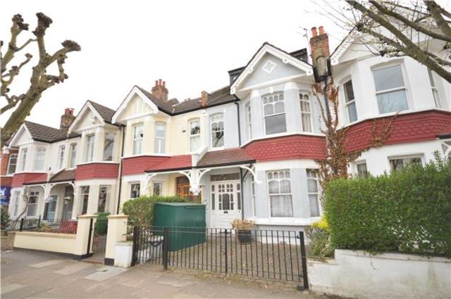  Image of 2 bedroom Maisonette to rent in Heythorp Street London SW18 at West Hill, SW18 5BT