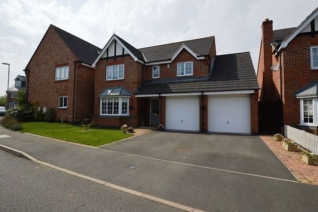  Image of 4 bedroom Detached house for sale in Hickling Close Rothley Leicester LE7 at Hickling Close  Rothley, LE7 7QF