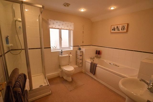  Image of 4 bedroom Detached house for sale in Hickling Close Rothley Leicester LE7 at Hickling Close  Rothley, LE7 7QF