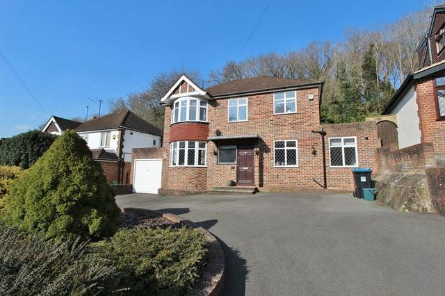  Image of 3 bedroom Detached house for sale in Hillbury Road Warlingham CR6 at Hillbury Road  Warlingham, CR6 9TJ