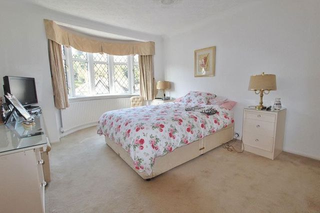  Image of 3 bedroom Detached house for sale in Hillbury Road Warlingham CR6 at Hillbury Road  Warlingham, CR6 9TJ