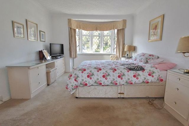  Image of 3 bedroom Detached house for sale in Hillbury Road Warlingham CR6 at Hillbury Road  Warlingham, CR6 9TJ