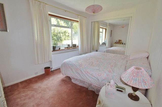  Image of 3 bedroom Detached house for sale in Hillbury Road Warlingham CR6 at Hillbury Road  Warlingham, CR6 9TJ
