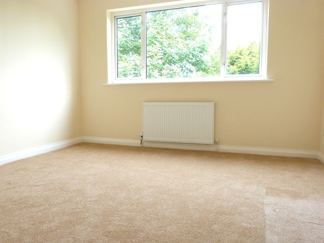  Image of 3 bedroom Flat to rent in Hoop Lane London NW11 at GOLDERS GREEN  London, NW11 8JN