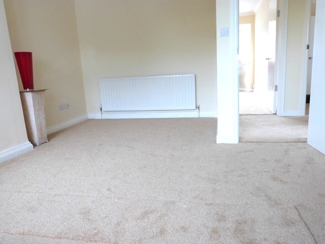  Image of 3 bedroom Flat to rent in Hoop Lane London NW11 at GOLDERS GREEN  London, NW11 8JN