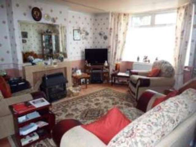  Image of 3 bedroom Semi-Detached house for sale in Humberstone Road Leagrave Luton LU4 at Luton Bedfordshire Leagrave, LU4 9SR