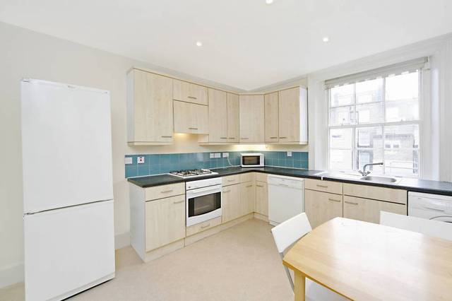  Image of 2 bedroom Flat to rent in Inverness Mews London W2 at Inverness Mews  London, W2 3JQ
