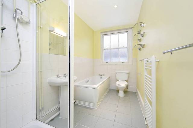  Image of 2 bedroom Flat to rent in Inverness Mews London W2 at Inverness Mews  London, W2 3JQ