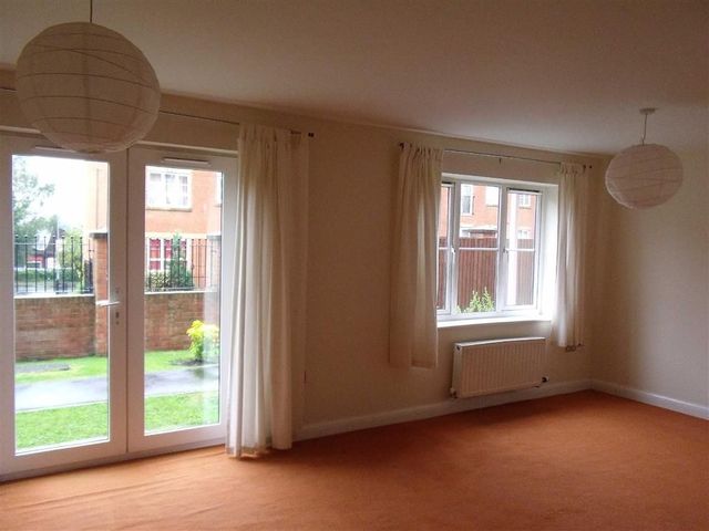  Image of 2 bedroom Property to rent in Jacob Bright Mews Rochdale OL12 at Jacob Bright Mews Rochdale Rochdale, OL12 6JF