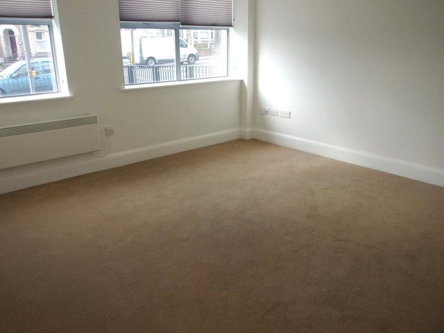  Image of 2 bedroom Apartment for sale in Basingstoke Road Reading RG2 at 77 Basingstoke Road Reading Whitley, RG2 0ER