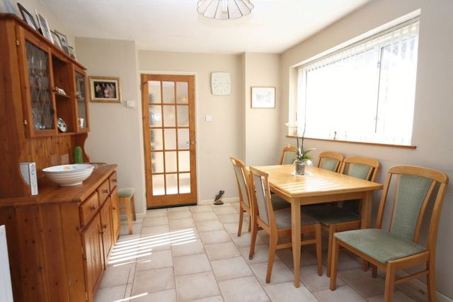  Image of 3 bedroom Detached house for sale in Brasenose Drive Kidlington OX5 at Brasenose Drive  Kidlington, OX5 2EQ