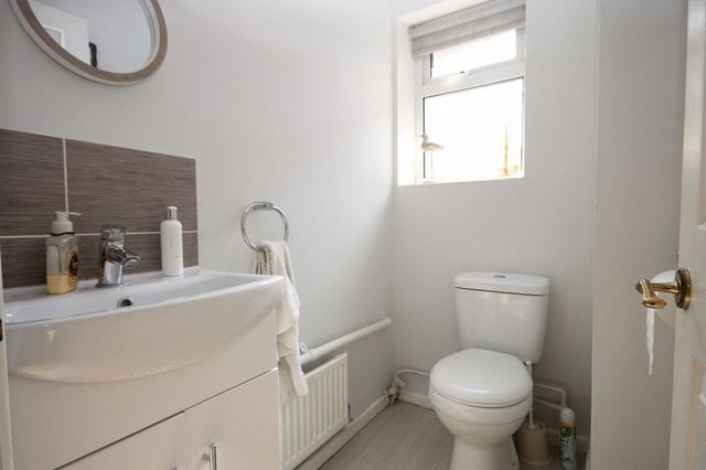  Image of 3 bedroom Detached house for sale in Brasenose Drive Kidlington OX5 at Brasenose Drive  Kidlington, OX5 2EQ