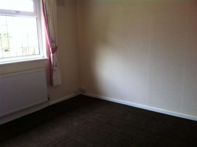  Image of 3 bedroom Property to rent in Lilac Avenue Newhey Rochdale OL16 at Lilac Avenue ROCHDALE ROCHDALE, OL16 4LN