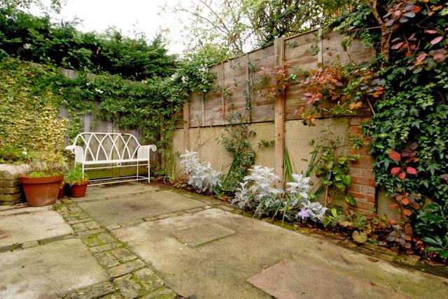  Image of 3 bedroom Terraced house to rent in Lillian Road London SW13 at Lillian Road  London, SW13 9JF