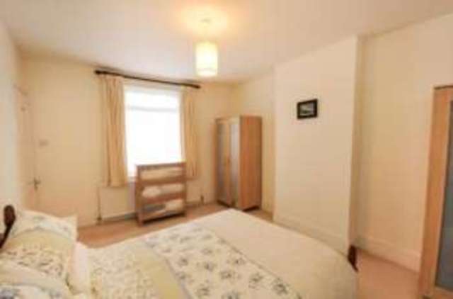  Image of 3 bedroom Detached house for sale in Little Roke Road Kenley CR8 at Kenley  Kenley, CR8 5NE