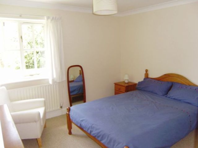  Image of 1 bedroom Flat to rent in Lock Road Marlow SL7 at Lock Road  MARLOW, SL7 1QW