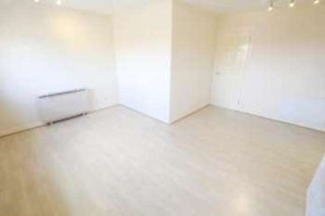  Image of 1 bedroom Flat for sale in London Road Glasgow G40 at Glasgow  Glasgow, G40 1PT